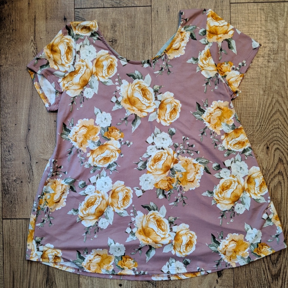 NWOT Twenty Second Mauve top with Roses size Large